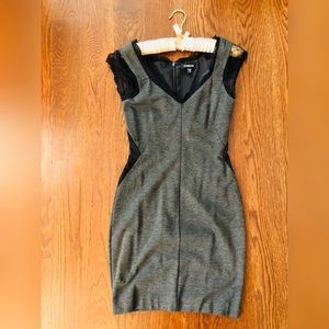 These lacy shoulders are everything